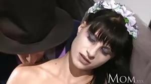 Chevauche la sex de vieu bite comme Dieu le voulait