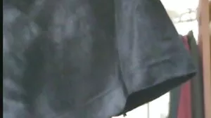 La bombasse aux gros seins Leah Gotti fait une pipe à son homme et une baise de seins pour sex avec les vieux le réchauffer pour un peu de torride